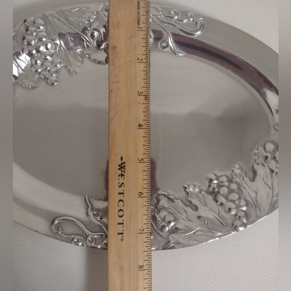 Vtg Wilton Armetale Silver Pewter Grape Motif Oval Platter Tray USA 11.7" - Picture 7 of 7